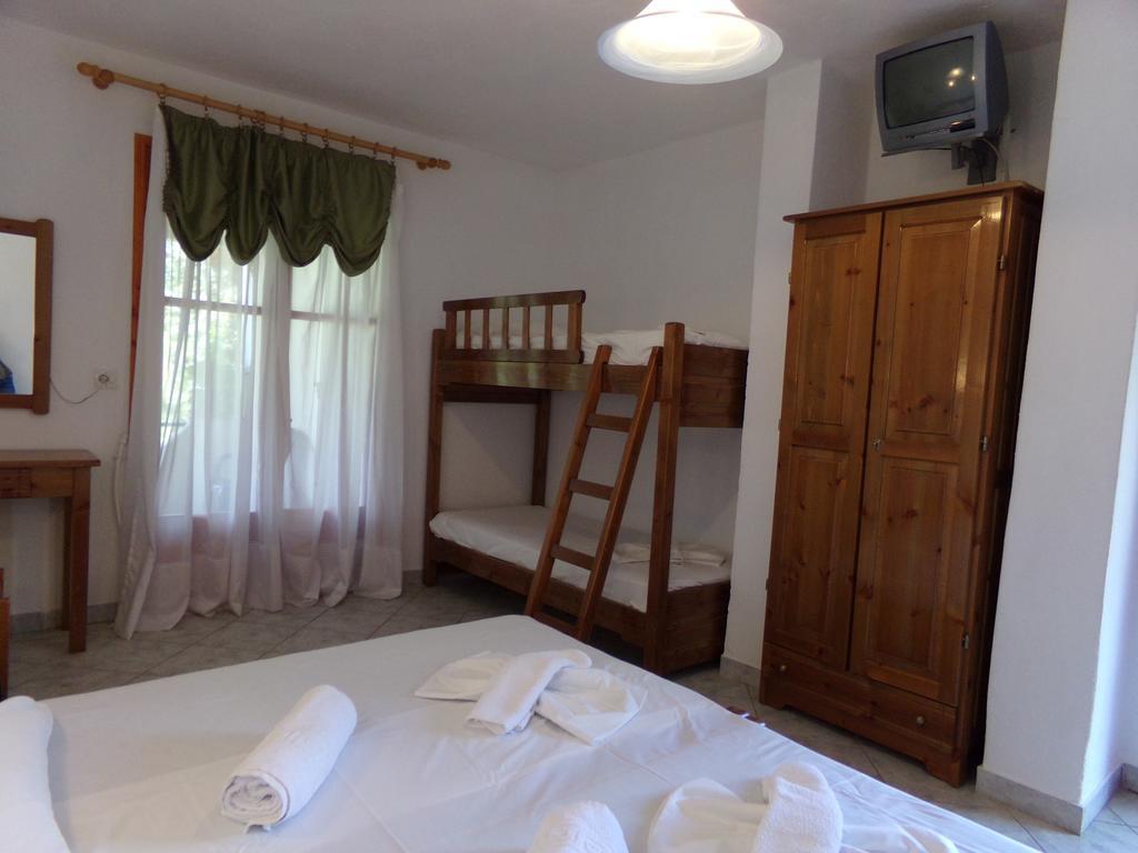 Villa Karapataki Skala Rachoni  Rum bild