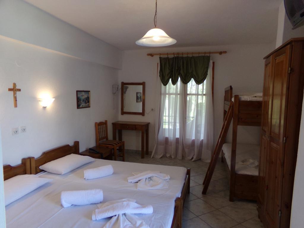 Villa Karapataki Skala Rachoni  Rum bild