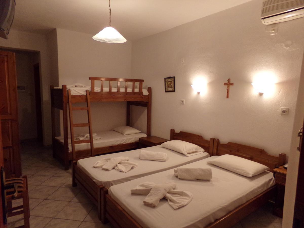 Villa Karapataki Skala Rachoni  Rum bild